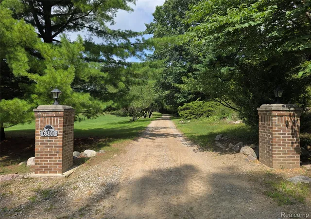 Photo 2 of Single family home for sale at 6300 Raddatz Rd, Fowlerville, MI 48836 | MLS# 20261065561 | Listing updated on 2026-09-05