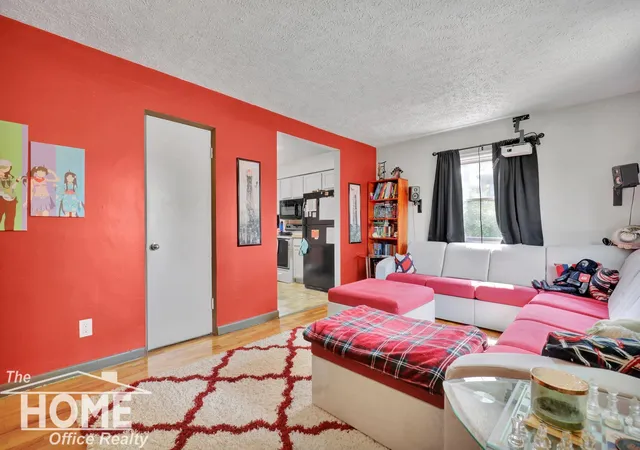 3rd image of 825 W Lake Lansing Rd, East Lansing, MI 48823 | MLS# 5050218862
