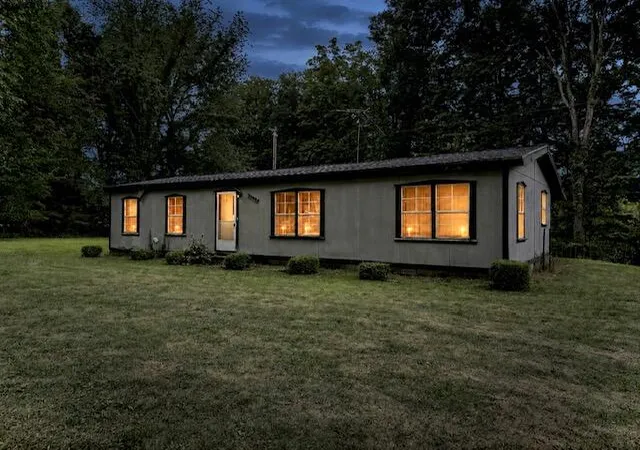 2nd image of 54223 Garrett, Dowagiac, MI 49047 | MLS# 69026043302