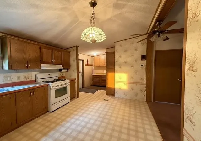 5th image of 54223 Garrett, Dowagiac, MI 49047 | MLS# 69026043302