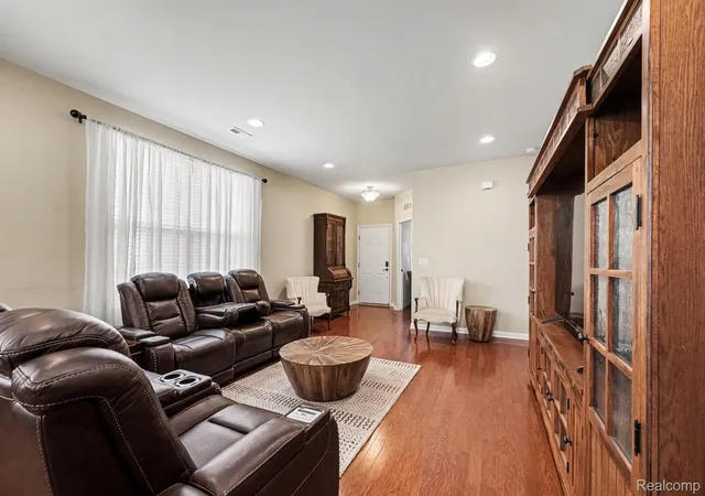5th image of 9407 Sand Hill Dr, Grand Blanc, MI 48439 | MLS# 20261065570