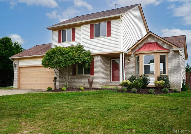 Photo 2 of Single family home for sale at 27271 Sparrow Ct, Chesterfield, MI 48051 | MLS# 20261065575 | Listing updated on 2026-08-18