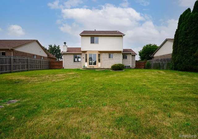 Photo 4 of Single family home for sale at 27271 Sparrow Ct, Chesterfield, MI 48051 | MLS# 20261065575 | Listing updated on 2026-08-18