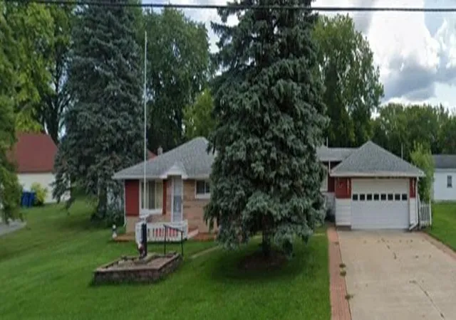 Photo 1 of Single family home for sale at 1820 Se Boutell Rd, Essexville, MI 48732 | MLS# 81026043307 | Listing updated on 2026-08-31