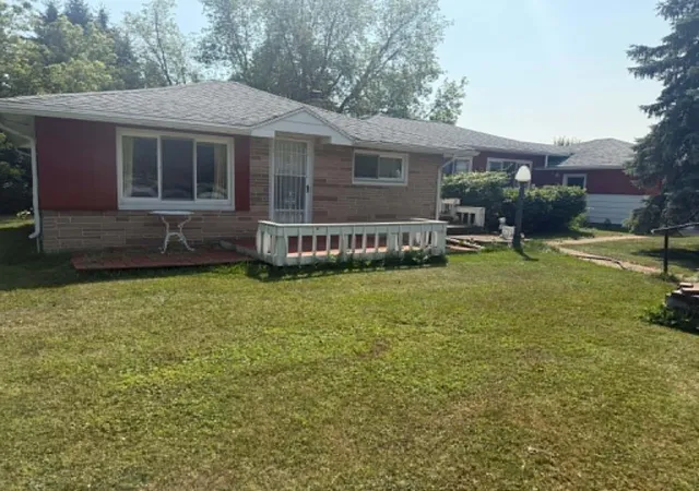 Photo 2 of Single family home for sale at 1820 Se Boutell Rd, Essexville, MI 48732 | MLS# 81026043307 | Listing updated on 2026-08-31