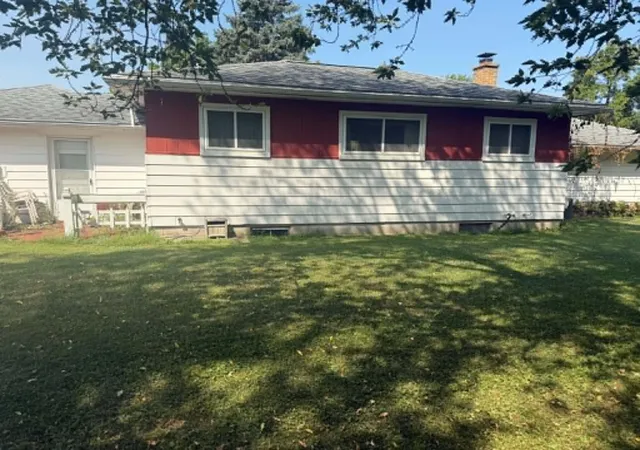 Photo 3 of Single family home for sale at 1820 SE Boutell Rd, Essexville, MI 48732 | MLS# 81026043307 | Listing updated on 2026-08-31