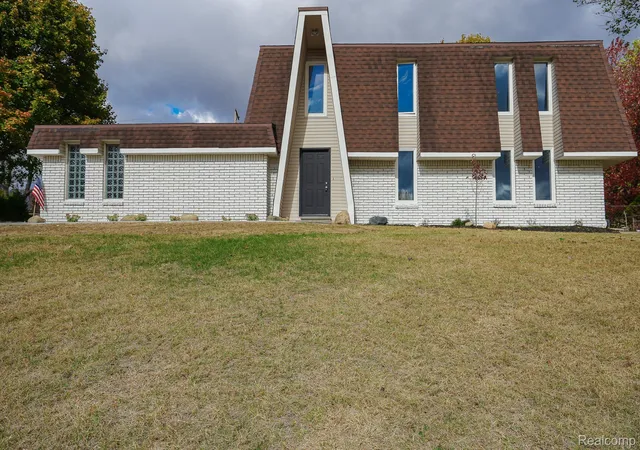 Photo 1 of Single family home for sale at 6578 Greene Hvn Dr, Clarkston, MI 48348 | MLS# 20261065576 | Listing updated on 2026-08-18