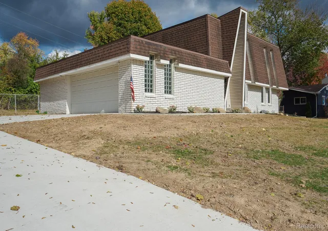Photo 3 of Single family home for sale at 6578 Greene Hvn Dr, Clarkston, MI 48348 | MLS# 20261065576 | Listing updated on 2026-08-18
