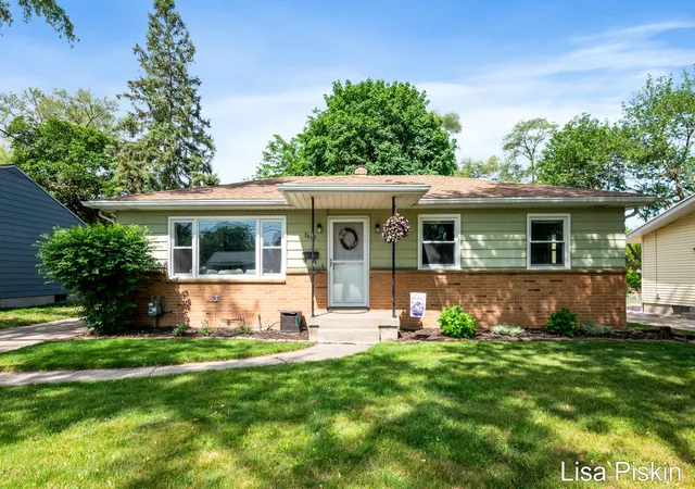 1st image of 3643 Wyoming Ave Sw, Wyoming, MI 49519 | MLS# 65026043311