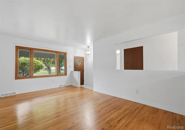Photo 3 of Single family home for sale at 4427 Burssens Dr, Warren, MI 48092 | MLS# 20261065591 | Listing updated on 2026-09-06