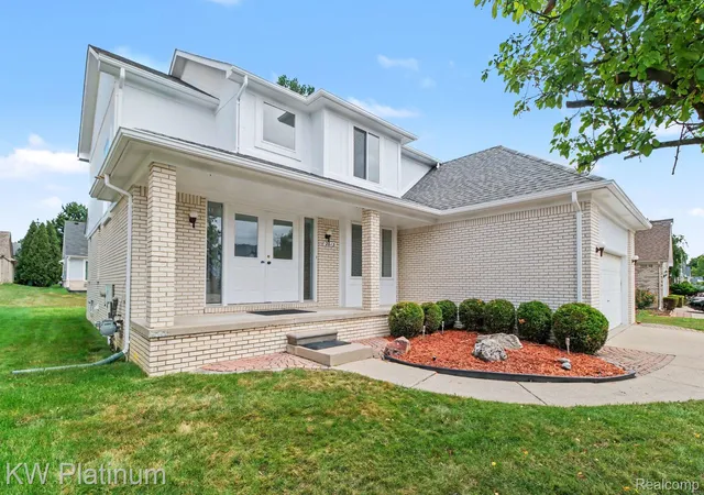Photo 2 of Single family home for sale at 2613 Marcus Dr, Troy, MI 48083 | MLS# 20261065593 | Listing updated on 2026-09-13