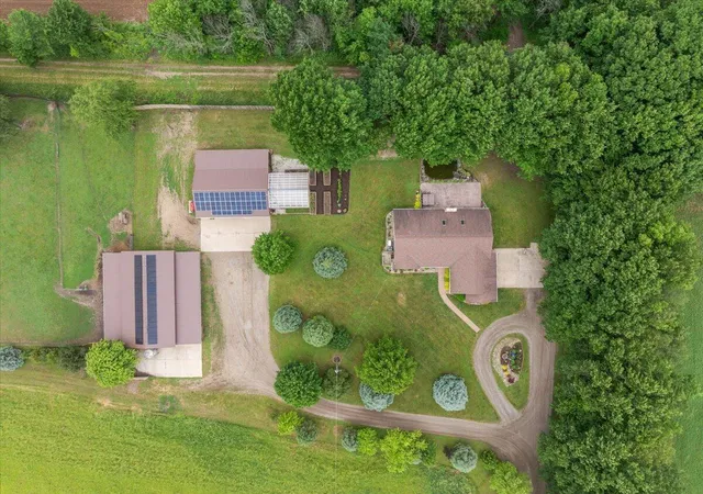 3rd image of 805 W Moore Rd, Grant, MI 49327 | MLS# 65026043316