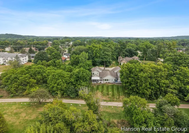 2nd image of 920 Clark St, Lowell, MI 49331