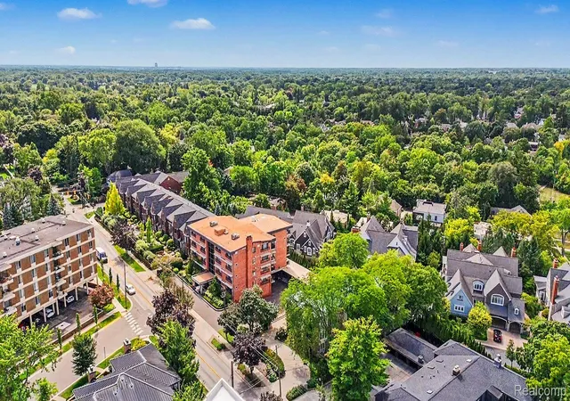 Listing Photo 2 - Condo for sale in building located at 362 Southfield Rd, Birmingham, MI 48009