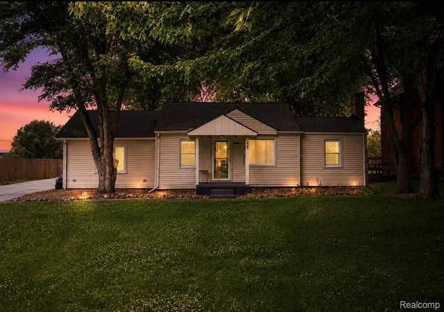 Photo 1 of Single family home for sale at 39751 Sylvia St, Harrison Township, MI 48045 | MLS# 20261065615 | Listing updated on 2026-09-09