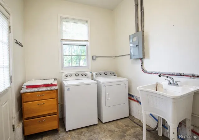 Photo 16 of Single family home for sale at 39751 Sylvia St, Harrison Township, MI 48045 | MLS# 20261065615 | Listing updated on 2026-08-27