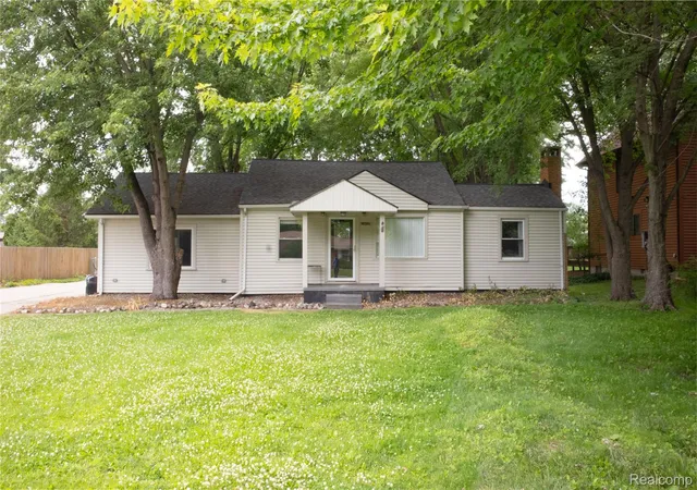 Photo 2 of Single family home for sale at 39751 Sylvia St, Harrison Township, MI 48045 | MLS# 20261065615 | Listing updated on 2026-09-09
