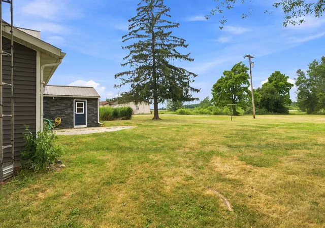 2nd image of 3951 N Van Dyke Rd, Decker, MI 48426 | MLS# 81026043333