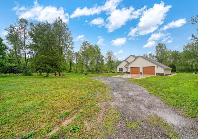 Photo 3 of Single family home for sale at 4535 State Rd, Hillsdale, MI 49242 | MLS# 55026043335 | Listing updated on 2026-09-14