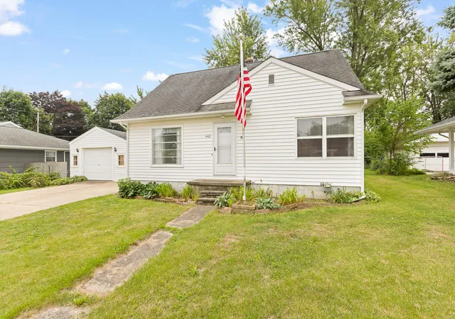 1st image of 402 Seneca St, Tecumseh, MI 49286 | MLS# 81026043331