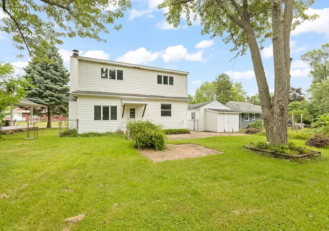 Photo 3 of Single family home for sale at 402 Seneca St, Tecumseh, MI 49286 | MLS# 81026043331 | Listing updated on 2026-08-18