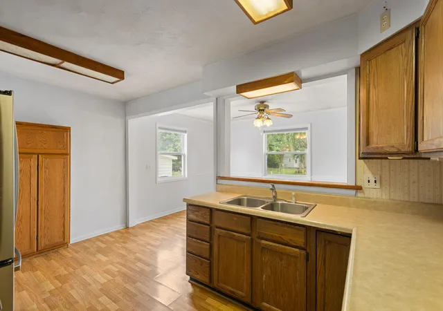 Photo 4 of Single family home for sale at 402 Seneca St, Tecumseh, MI 49286 | MLS# 81026043331 | Listing updated on 2026-08-18