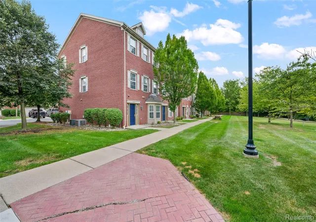 Listing Photo 3 - Condo for sale in building located at 22730 Goddard Rd, Taylor, MI 48180