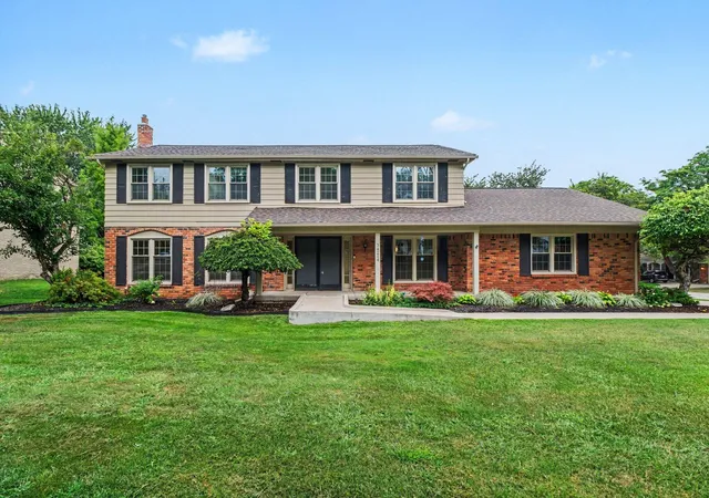 Photo 2 of Single family home for sale at 34214 Old Timber Rd, Farmington Hills, MI 48331 | MLS# 81026043348 | Listing updated on 2026-08-19