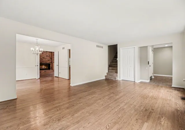 Photo 5 of Single family home for sale at 34214 Old Timber Rd, Farmington Hills, MI 48331 | MLS# 81026043348 | Listing updated on 2026-08-19