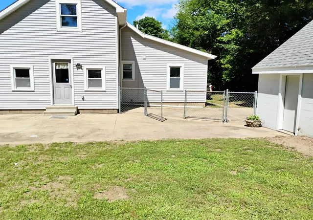 Photo 2 of Single family home for sale at 3957 Flansburg Rd, Jackson, MI 49203 | MLS# 55026043345 | Listing updated on 2026-08-31