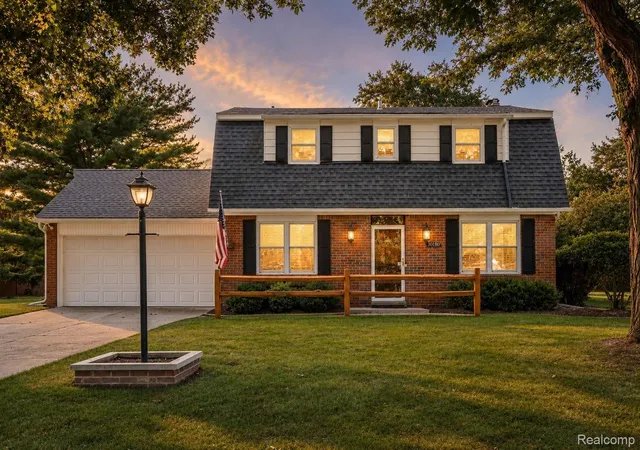Photo 1 of Sale Pending at 30180 Northgate Dr, Southfield, MI 48076 | MLS# 20261065642 | Listing updated on 2026-08-29