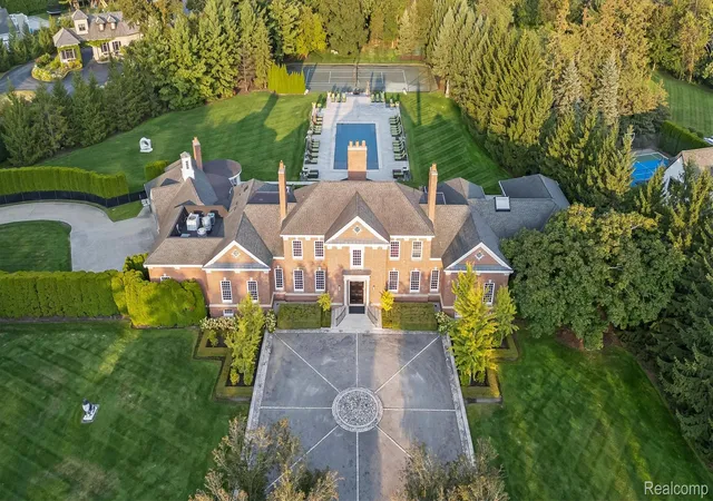 Photo 3 of Mansion for sale at 5035 Brookdale Rd, Bloomfield Hills, MI 48304 | MLS# 20261065646 | Listing updated on 2026-08-21