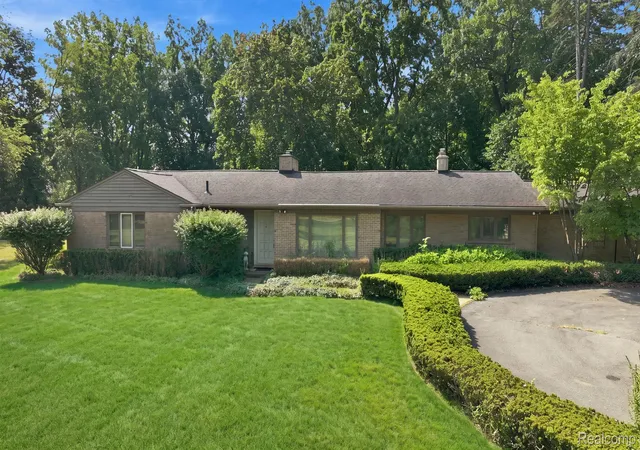 Land for sale at 6975 Wing Lake Rd, Bloomfield Hills, MI 48301 | MLS# 20261065648