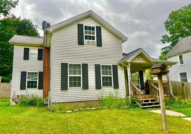 Photo 3 of Single family home for sale at 72 Budlong St, Hillsdale, MI 49242 | MLS# 62026043351 | Listing updated on 2026-08-18