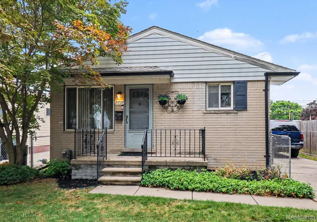 Photo 3 of Single family home for sale at 21739 Cedar St, Saint Clair Shores, MI 48081 | MLS# 20261065662 | Listing updated on 2026-09-15