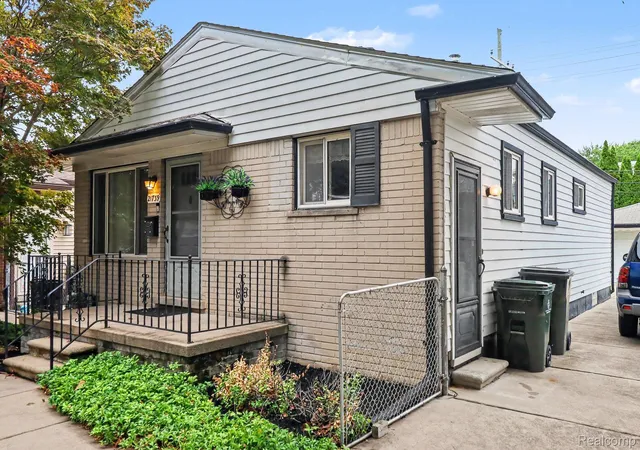 Photo 3 of Single family home for sale at 21739 Cedar St, Saint Clair Shores, MI 48081 | MLS# 20261065662 | Listing updated on 2026-09-15