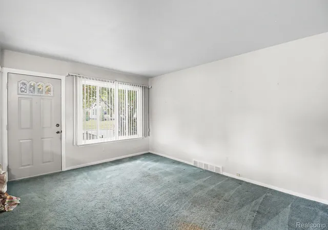 Photo 4 of Single family home for sale at 21739 Cedar St, Saint Clair Shores, MI 48081 | MLS# 20261065662 | Listing updated on 2026-09-15