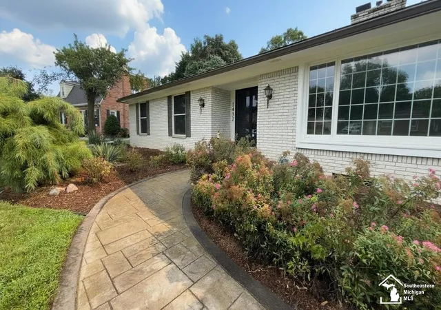 Photo 3 of Single family home for sale at 5432 Brookshire Dr, Monroe, MI 48161 | MLS# 57050218896 | Listing updated on 2026-09-04