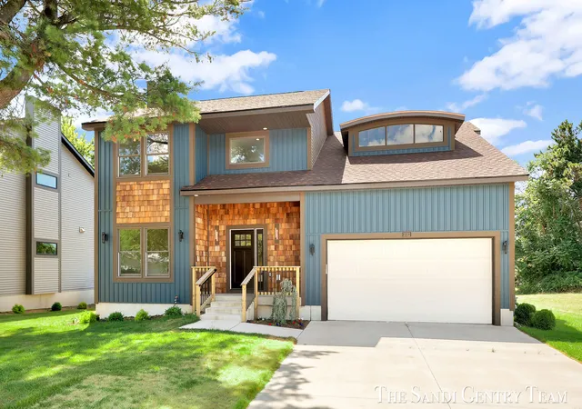 Photo 2 of Single family home for sale at 1032 Arlington Ave, Grand Haven, MI 49417 | MLS# 71026043361 | Listing updated on 2026-09-10