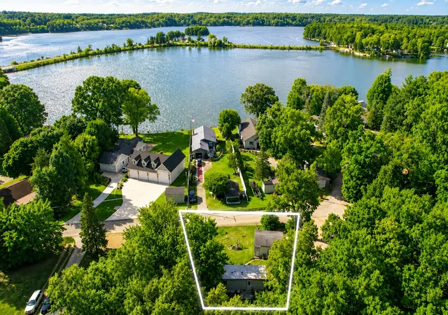 2nd image of 5850 Ridge St, Newaygo, MI 49337 | MLS# 65026043364