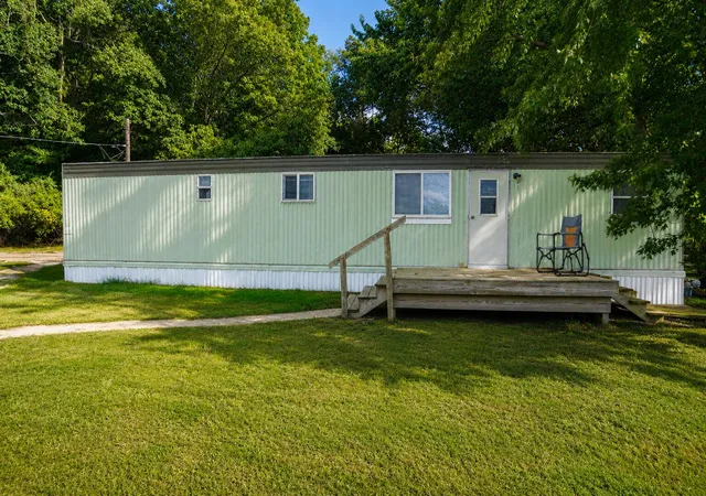 Photo 2 of Single family home for sale at 5850 Ridge St, Newaygo, MI 49337 | MLS# 65026043364 | Listing updated on 2026-09-14