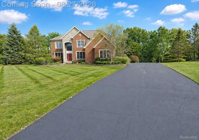 Photo 3 of Single family home for sale at 1968 Scenic Dr, Milford Charter Township Oakland, MI 48380 | MLS# 20261065688 | Listing updated on 2026-09-10