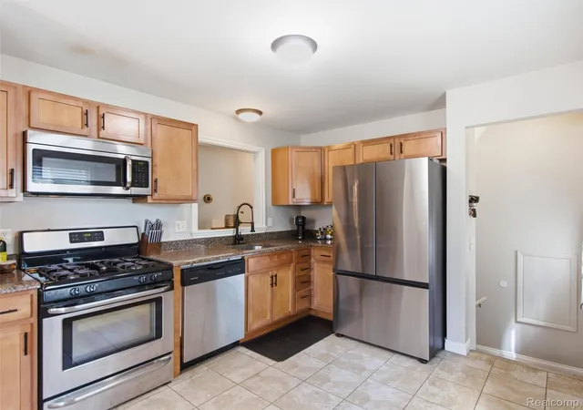 Photo 4 of Single family home for sale at 2226 Kipling Ave, Berkley, MI 48072 | MLS# 20261065692 | Listing updated on 2026-10-05