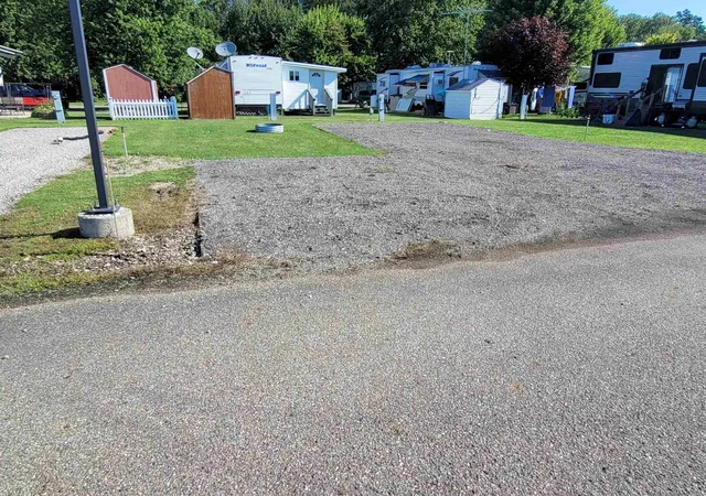 3rd image of 831 S Main (Unit 215) St, Au Gres, MI 48703 | MLS# 5050218905