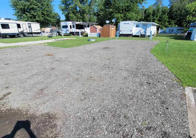 4th image of 831 S Main (Unit 215) St, Au Gres, MI 48703 | MLS# 5050218905