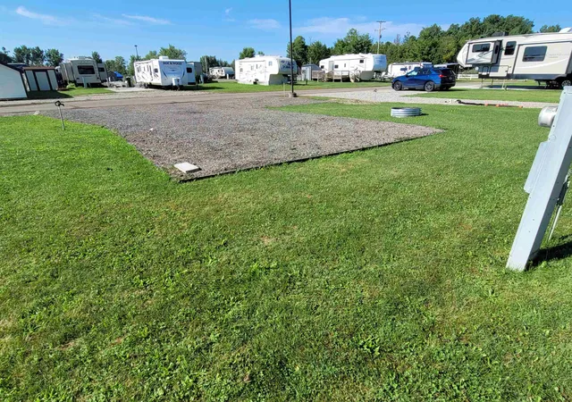5th image of 831 S Main (Unit 215) St, Au Gres, MI 48703 | MLS# 5050218905