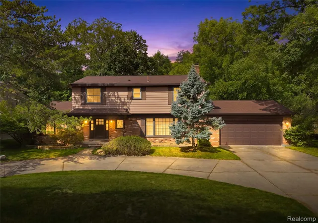 Photo 1 of Sale Pending at 25055 Arden Park Dr, Farmington Hills, MI 48336 | MLS# 20261065709 | Listing updated on 2026-09-05