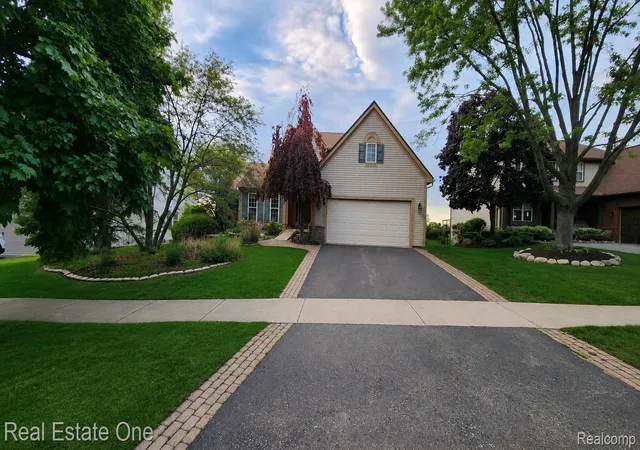 1st image of 510 Boulder Lake Dr, Oxford, MI 48371 | MLS# 20261065714