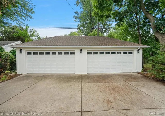 Photo 3 of Single family home for sale at 475 Saint Clair Ave, Grosse Pointe, MI 48230 | MLS# 20261065719 | Listing updated on 2026-10-04