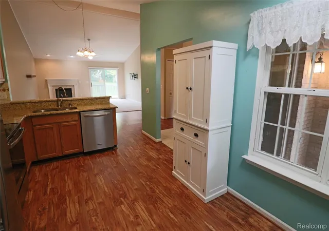 Listing Photo 3 - Condo for sale in building located at 22811 Woodcreek Dr, Taylor, MI 48180